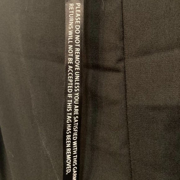 Black Pleated Detail Frill Hem Bodycon - Picture 4 of 5